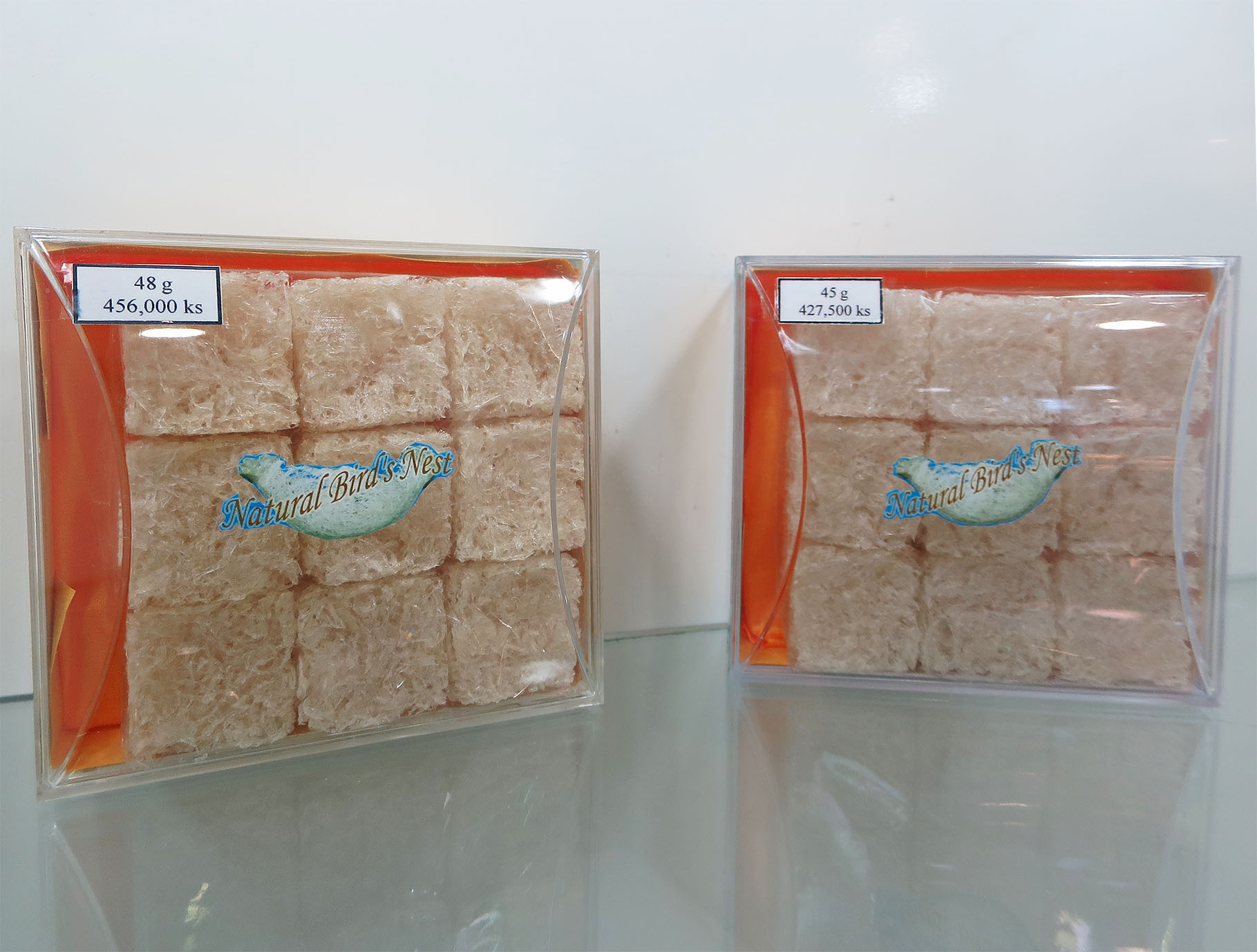 ヤンゴンのショッピングセンターで売られている燕の巣。42万7500チャット（約3万5000円）／45ｇ