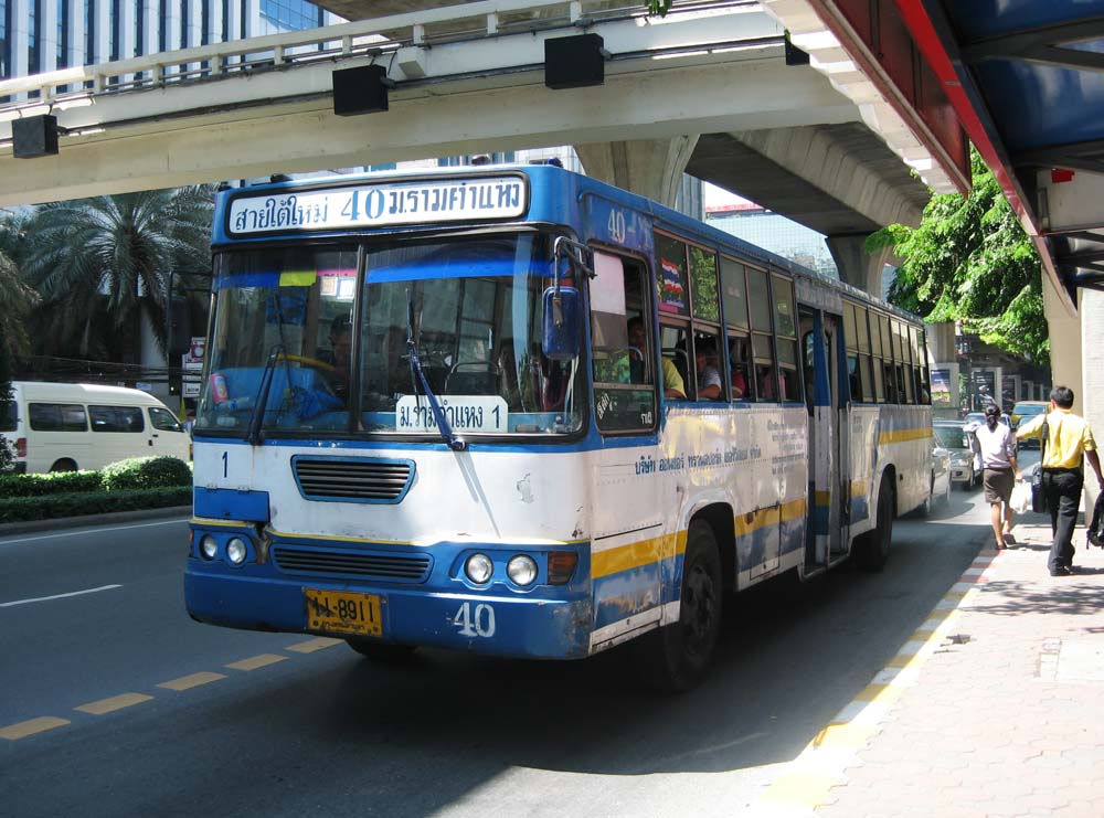タイ　路線バス