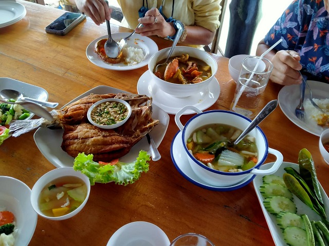 タイの食事マナー7